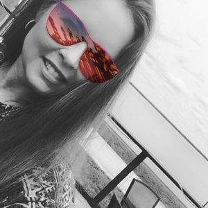 Meet your Posher, Valarie